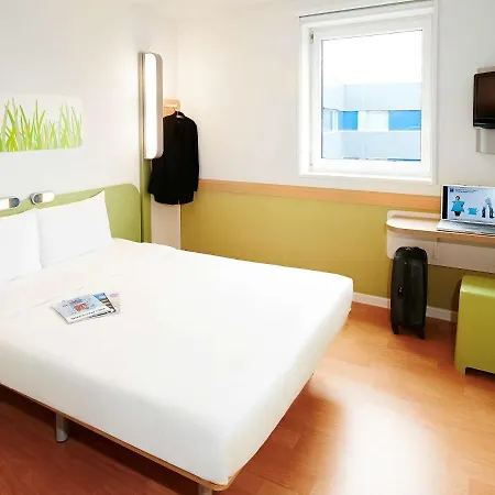 Ibis Budget Marseille Vitrolles Exterior photo